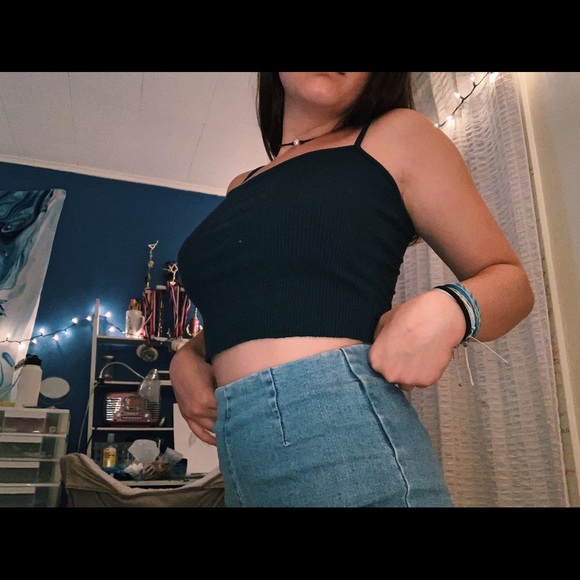 Green Crop Top - Picture 3 of 4